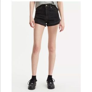 mom line shorts levis